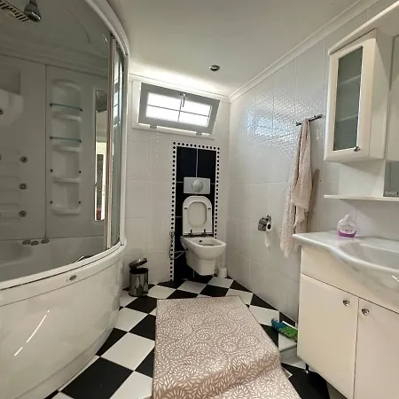 Vilă Elit 4 *